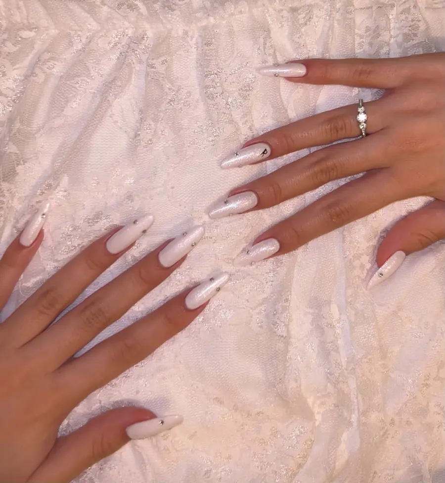 Manicure sposa luminosa